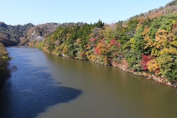 亀山湖と深溝の滝10.jpg