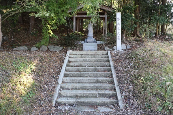 亀山湖と深溝の滝6-1.jpg