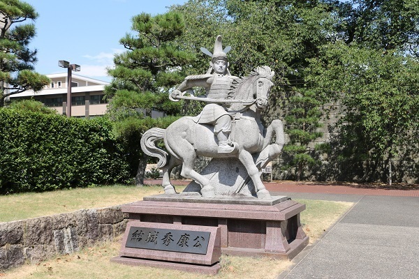 福井駅周辺の歴史上の人物8.jpg